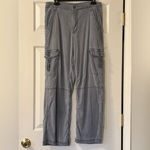 American Eagle Super High Rise Baggy Wide Leg Cargo Pants Size 8
Smoky Blue/Gray